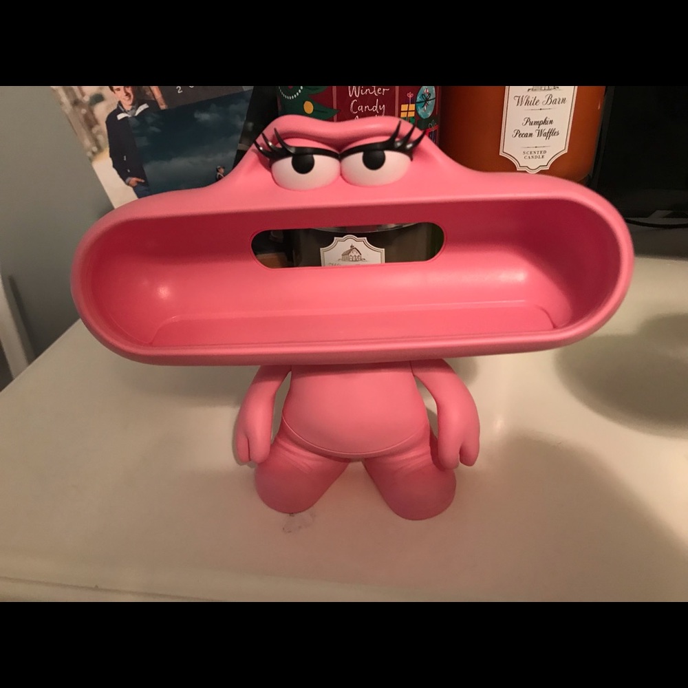 Beats pill speaker holders